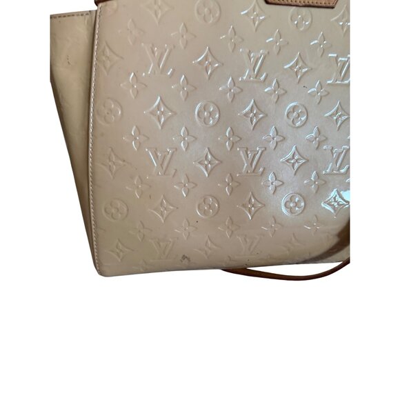 LOUIS VUITTON Beige Poudre Monogram Vernis Brea MM Bag - Picture 13 of 16